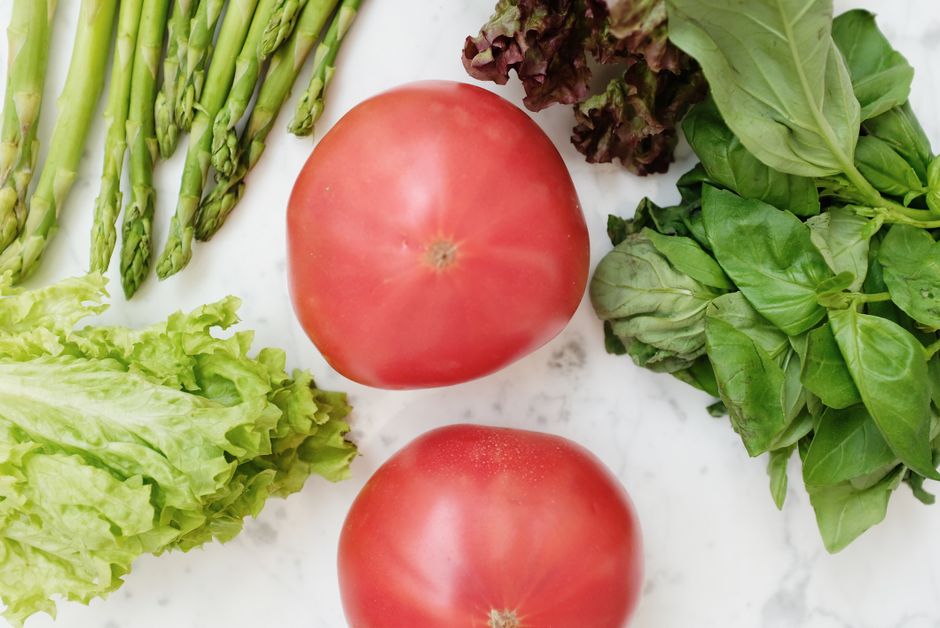 Sustainable Weight Change Versus Crash Diets: Myths and Facts